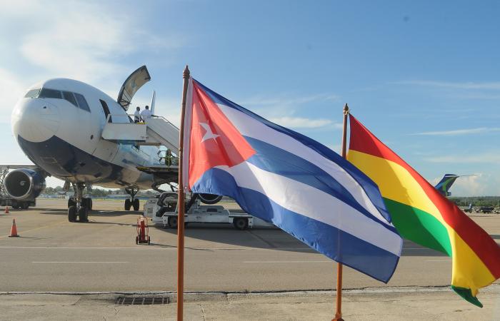 Acto de agradecimiento por Donativo del gobierno de Bolivia a Cuba
