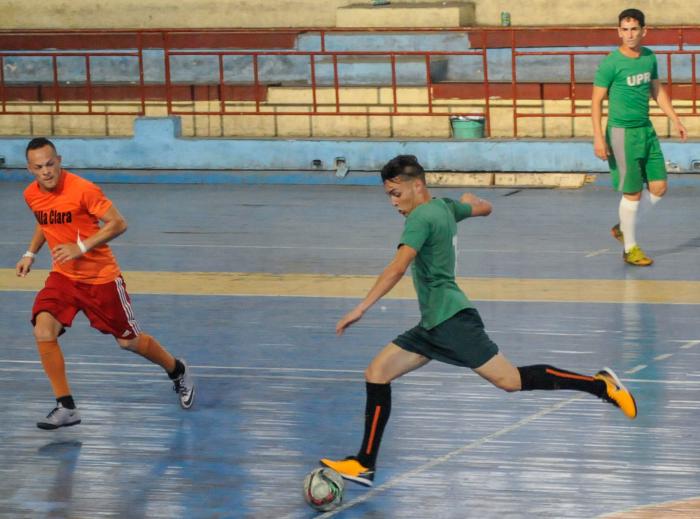 Campeonato Nacional de Futbol sala, encuentro entre Villa Clara y Pinar del Río; desarrollado en la Sala Kid Chocolate, paseo Martí, e/ teniente Rey y Obrapía, Habana Vieja