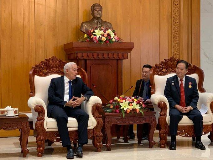cuba y laos