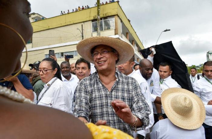 Gustavo Petro visita Buenaventura.