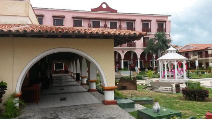 Vista parcial del hotel Colonial Cayo Coco, el primero en abrir sus puertas en el destino turístico Jardines del Rey, con el nombre de Guitart Cayo Coco