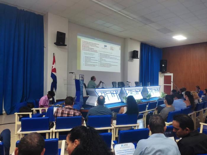 Exponer los resultados tecnológicos y buenas prácticas en el desarrollo y despliegue del comercio electrónico en Cuba destaca como el principal objetivo del Taller 
