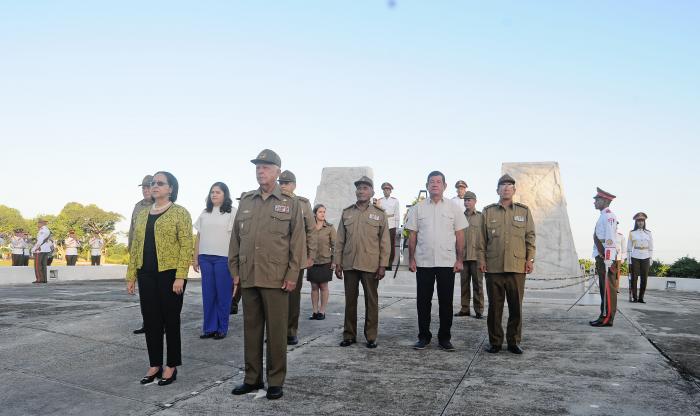 Ceremonia de recibimiento oficial en el Cacahual y ceremonia de colocación de ofrenda floral en el monumento al lugarteniente general Antonio Maceo Grajales y su ayudante Panchito Gómez Toro