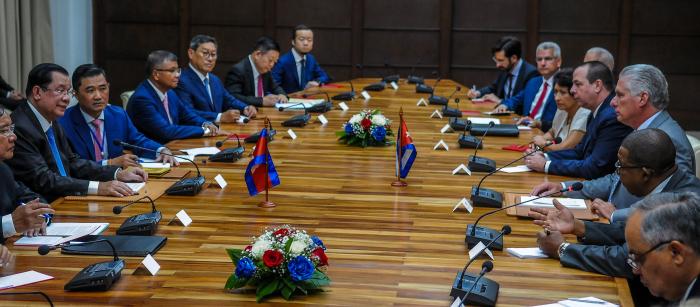 El Primer Secretario del Comité Central del Partido Comunista y Presidente de la República, Miguel Díaz-Canel Bermúdez recibe en la sede del Palacio de la Revolución al primer ministro del Reino de Cambodia, Honorable Sr. Samdech Techo Hun Sen