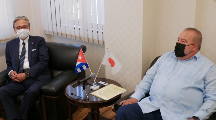 primer ministro con Sr. Furuya Keiji, presidente liga parlamentaria de amistad Japón cuba
