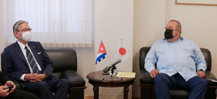 primer ministro con Sr. Furuya Keiji, presidente liga parlamentaria de amistad Japón cuba