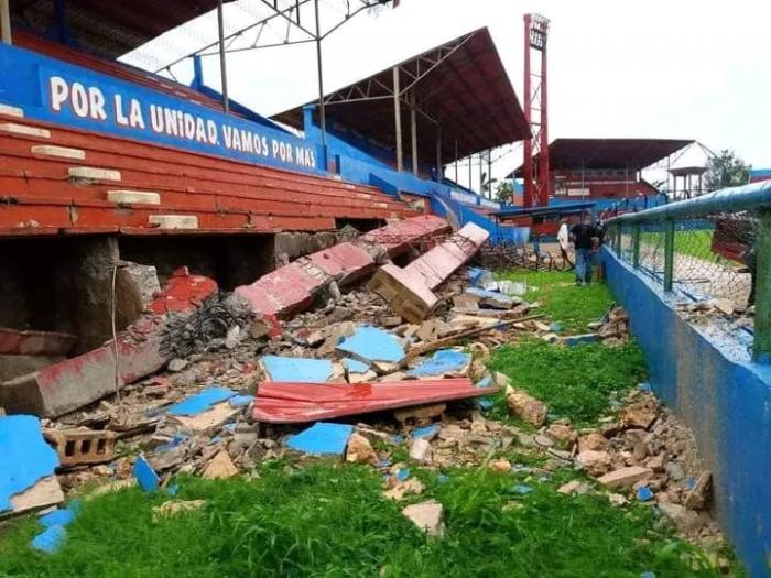 Así quedó el estadio de Artemisa tras el paso del huracán Ian por el occidente de Cuba.