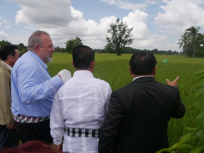 solidaridad entre Cuba y Laos