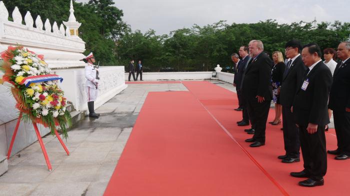solidaridad entre Cuba y Laos