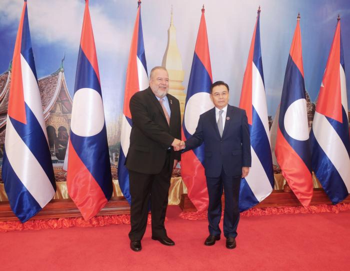 solidaridad entre Cuba y Laos