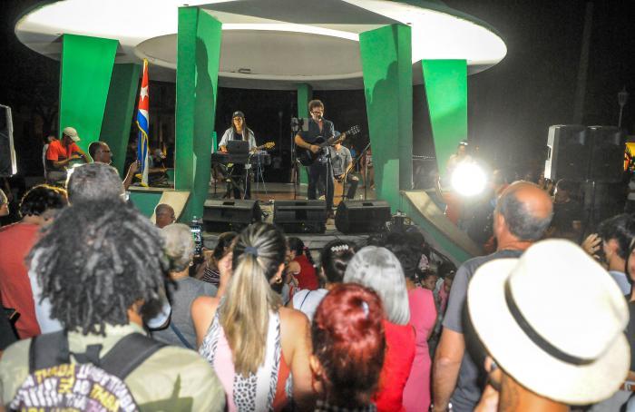 Concierto del cantautor Raúl Paz en el Parque de la Independencia en la Ciudad de Pinar del Río