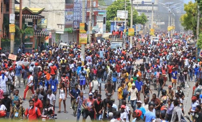 CONVOCAN A PROTESTAS CONTRA POSIBLE INTERVENCIÓN MILITAR EN HAITÍ
