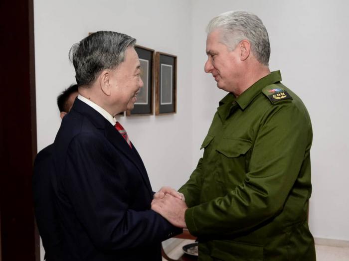 Recibimiento a  General To Lam, Ministro vienamita
