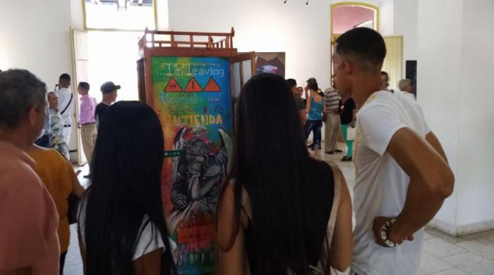 exposición “Modo Avión”