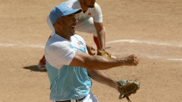 Lanzador derecho Alin Román, de Ciego de Ávila