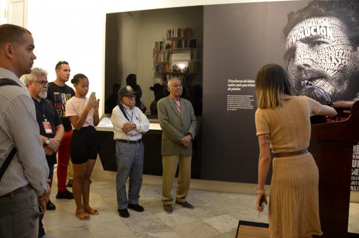 Encuentro Internacional de Partidos Comunistas y Obreros en La Habana. Visita de los delegados al Centro Fidel Castro.