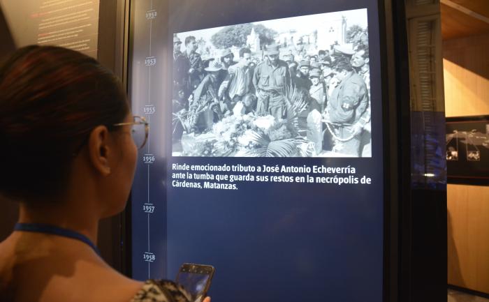 Encuentro Internacional de Partidos Comunistas y Obreros en La Habana. Visita de los delegados al Centro Fidel Castro.