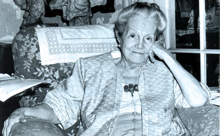 Dulce María Loynaz. Foto:Juvenal Balán, 18-4-91.  Loyn0007