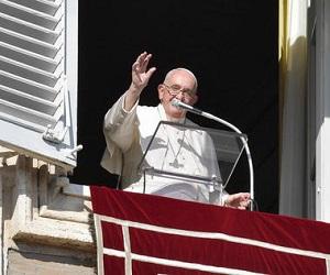 Pope Francis Angelus prayer