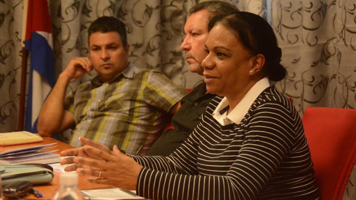 Inés maría Chapman intercambia sobre las debilidades y fortalezas del programa hidráulico en Ciego de Ávila