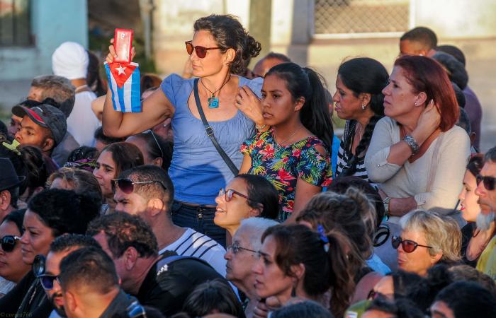 Silvio Rodríguez en Concierto por los Barrios, Municipio 10 de Octubre, invitados Yoruba Andabo