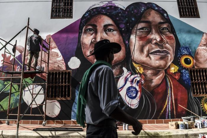 Imagen tomada durante el Primer Festival Internacional de Murales por la Paz, en San Carlos, Colombia.