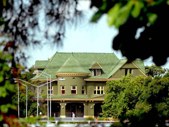 Casa de las Tejas Verdes