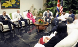 Valdez Mesa recibe a Congresisas de EE. UU.