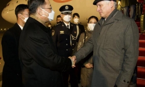 Diaz Canel llega a China