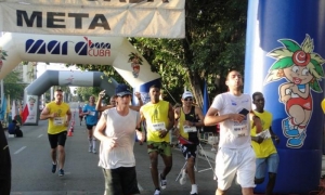 Evento deportivo rinde homenaje a acontecimientos trascendentales de la historio