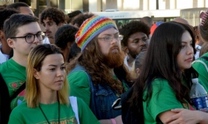 homenaje a los ocho estudiantes de medicina.