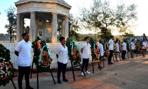 homenaje a los ocho estudiantes de medicina.