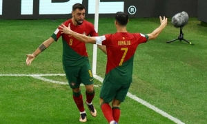 Bruno Fernandes marca doblete y clasifica a Portugal a octavos de final. 