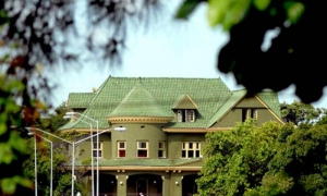 Casa de las Tejas Verdes