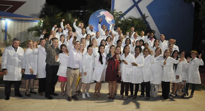 Brigada de cooperacion medica que partira para Mejico.