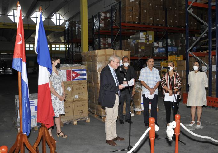 Donacion puntual para el apoyo del plan prevencion y control del coronavirus del pueblo de Francia, palabras del Sr.Patrice Paoli embajador de Francia en Cuba.