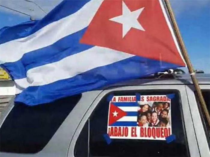 Caravana-Familia-Fin-Bloqueo