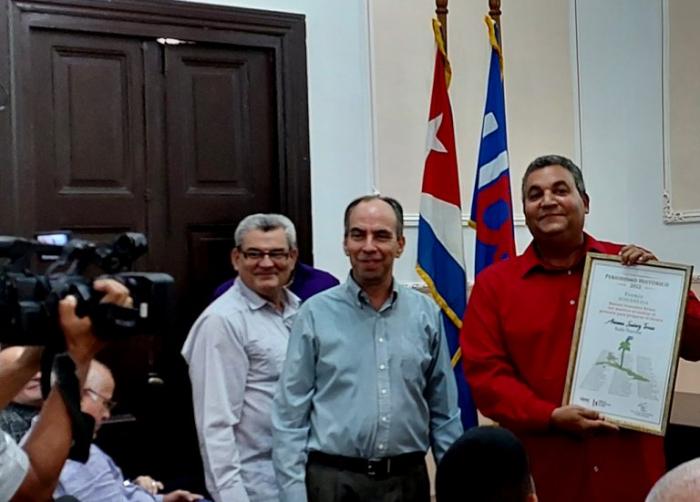 Premio a Ricardito por Polanco Fuentes