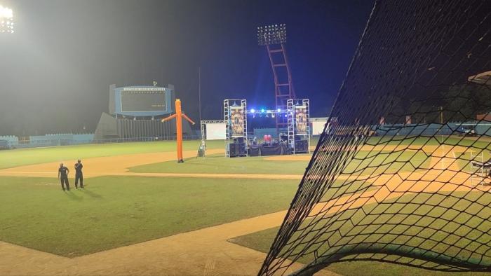 Estadio de béisbol José Antonio Huelga