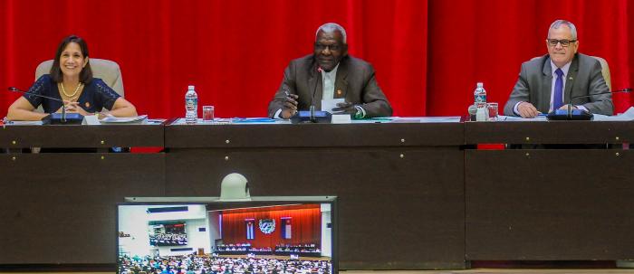 Décimo período ordinario de sesiones, IX legislatura, en el Palacio de Convenciones, Presidido por el General de ejército Raul Castro Ruz y 1er Secretario del PCC 