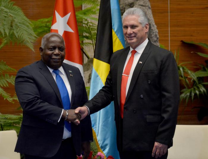 Recibimiento y conversaciones oficiales entre cuba y Bahamas. Philip Davis y Miguel Diaz-Canel Bermúdez
