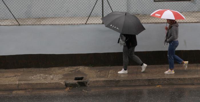 Frente frío del 25 diciembre en La Habana, acompañado con lluvia.
