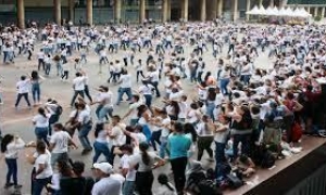 Récord Guinness  Venezuela con baile de rueda de casino