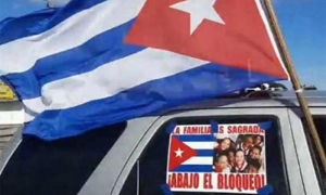 Caravana-Familia-Fin-Bloqueo