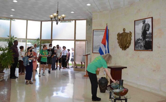 El homenaje de la Brigada Venceremos al líder histórico de la Revolución cubana Fidel Castro Ruz en el Salón Jimaguayú de la plaza camagüeyana.