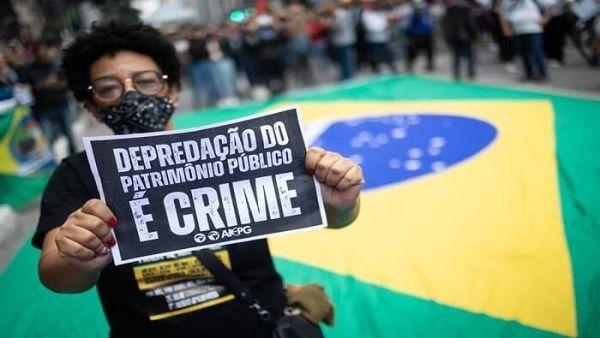Se movilizan las organizaciones en defensa de la democracia en Brasil