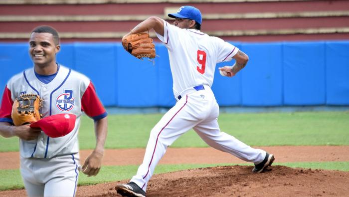 Yadián Martínez y César García, posibles abridores de Portuarios y Agricultores. fotos: calixto n. llanes y radiobayamo.icrt.cu