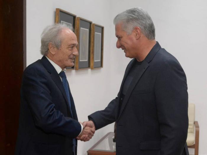 Presidente de Cuba sostiene encuentro con titular de MediCuba-Europa