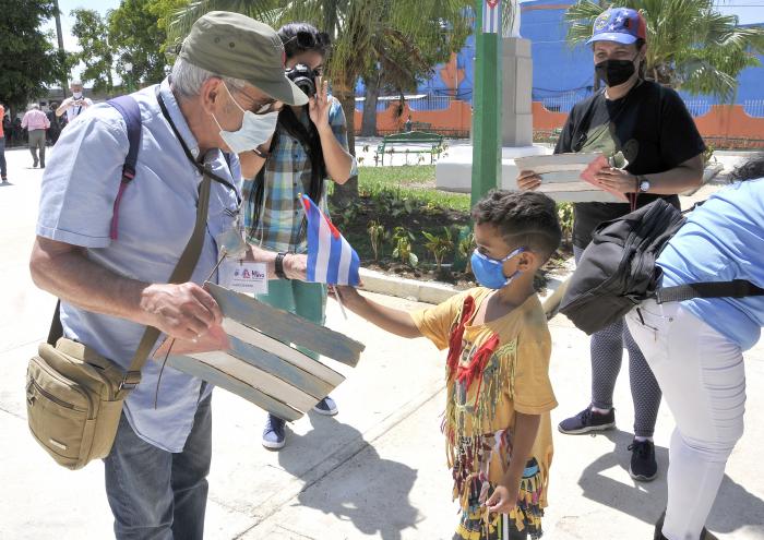  Múltiples han sido las muestras de solidaridad de muchos países, incluyendo las del pueblo estadounidense. foto: ismael batista ramírez