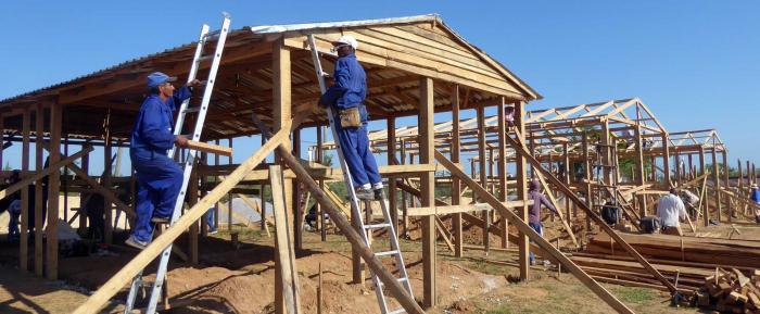 Valdés Mesa insistió en que el programa alimentario y el de la vivienda deben tener la máxima prioridad en Pinar del Río. foto del autor